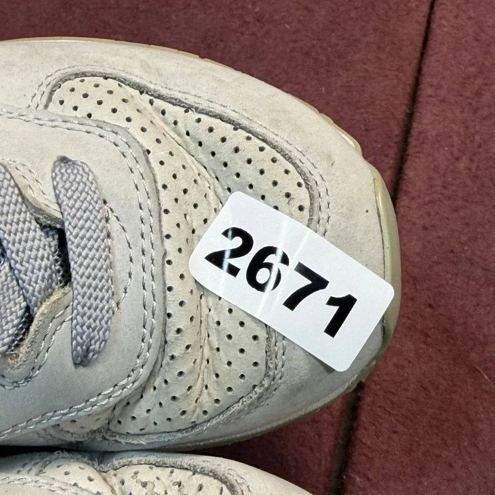 New Balance 574 Sneakers Womens Grey Regular 6.5 Low Top Athletic Running Shoes